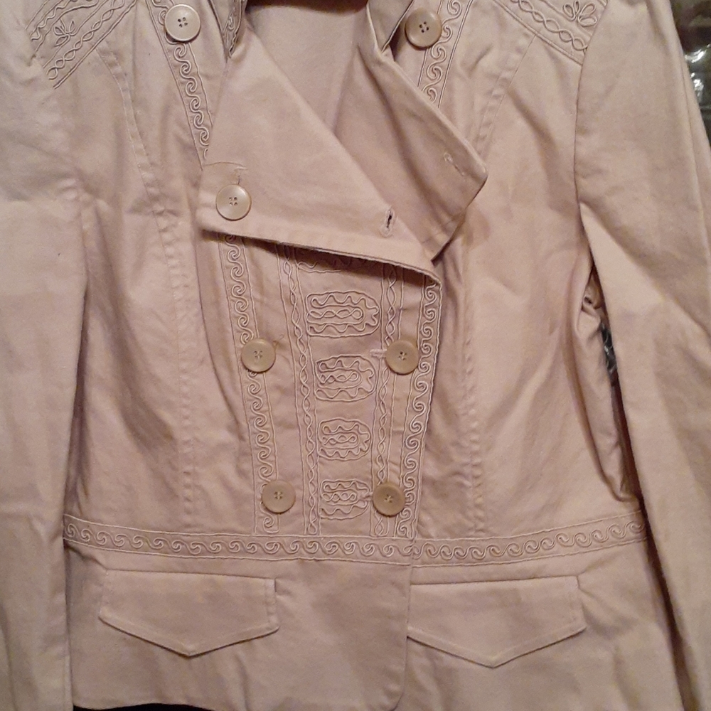 Beautiful jacket - Picture 2 of 3